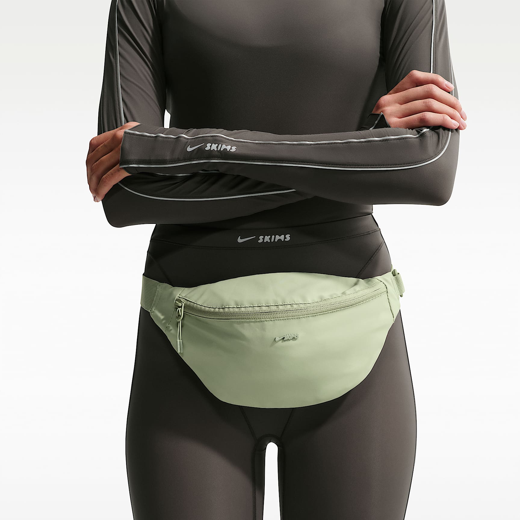 NikeSKIMS Women's Fannypack. Nike.com